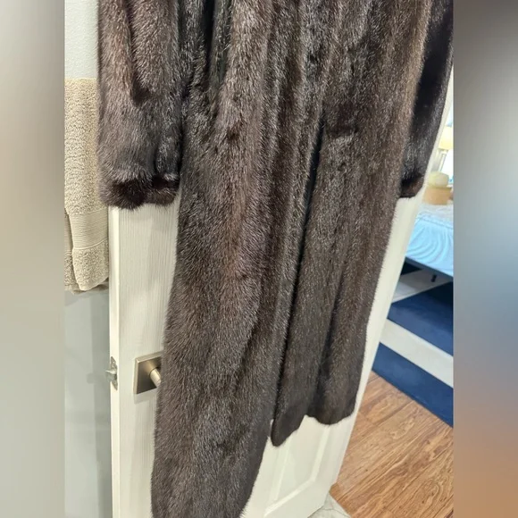 Saga Full Length Black Mink Coat with 2 mink Caps in black and white. - Picture 11 of 15